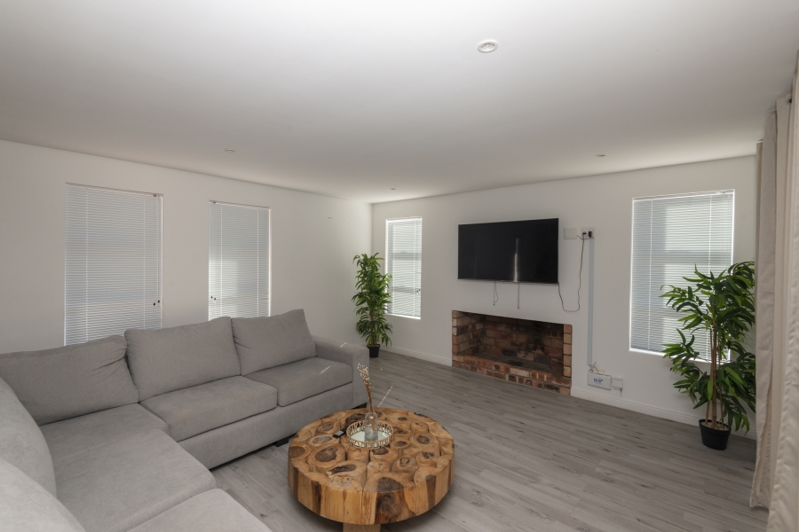 3 Bedroom Property for Sale in Country Club Western Cape